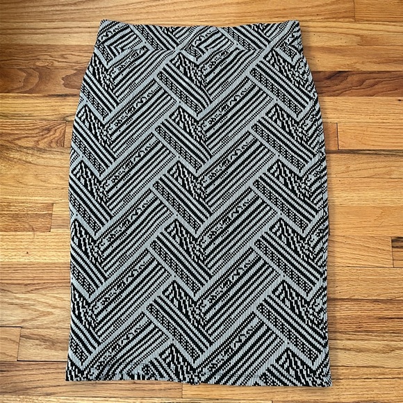 Olivia Blu Knit Chevron Pattern Pencil Skirt Sz XL - Picture 5 of 6
